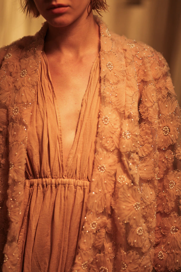 FLO SEQUINED EMBROIDERED SHORT KIMONO PASTEL PINK