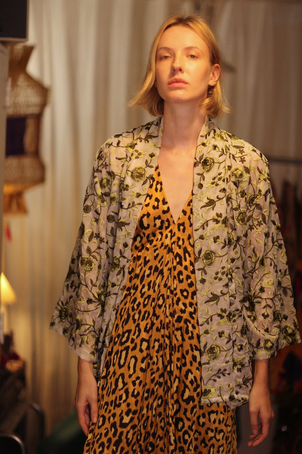 MINTY EMBROIDERED SHORT KIMONO GREEN BOUQUET