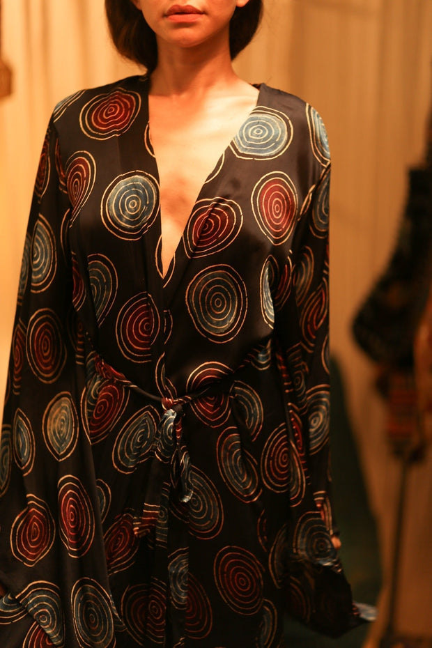 XL WING KIMONO PINA BLACK CIRCLE - sustainably made MOMO NEW YORK sustainable clothing, kimono slow fashion